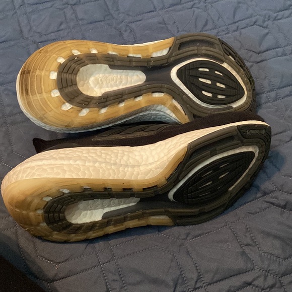 Women’s Adidas Ultraboost 21 - Picture 6 of 8